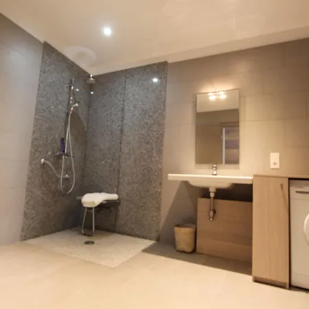 Apartment S'harzala *